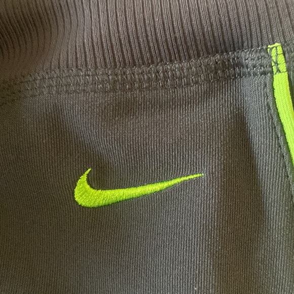 Nike fit dry jogging pants - Picture 2 of 3